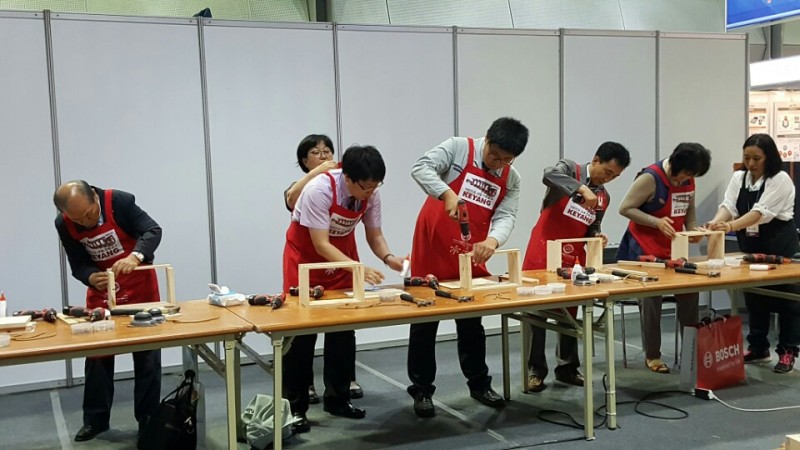 9a37423a7a3652219fbf46b00fb1587a_1464660